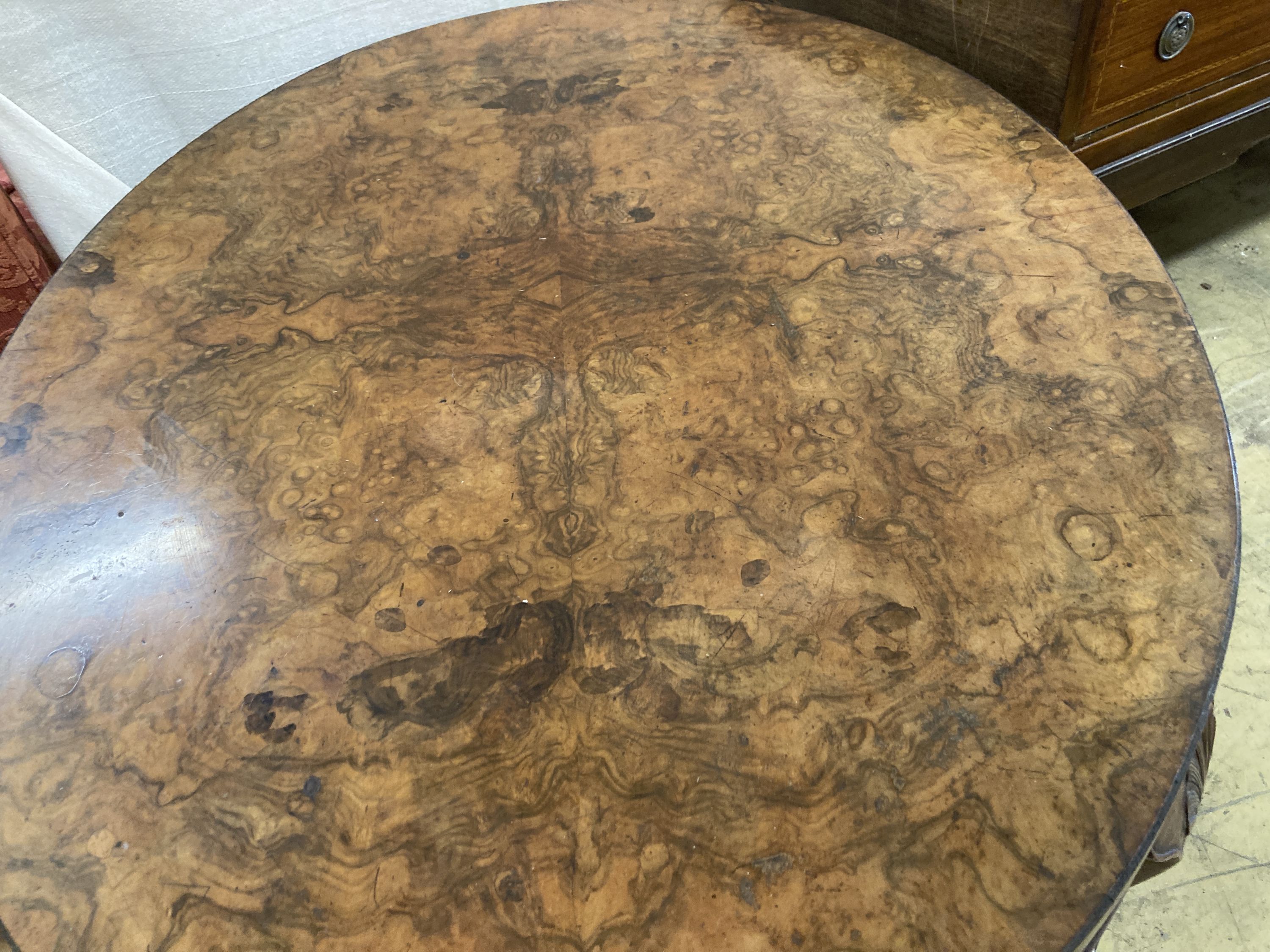 A Queen Anne revival oval walnut centre table, width 118cm, depth 88cm, height 72cm